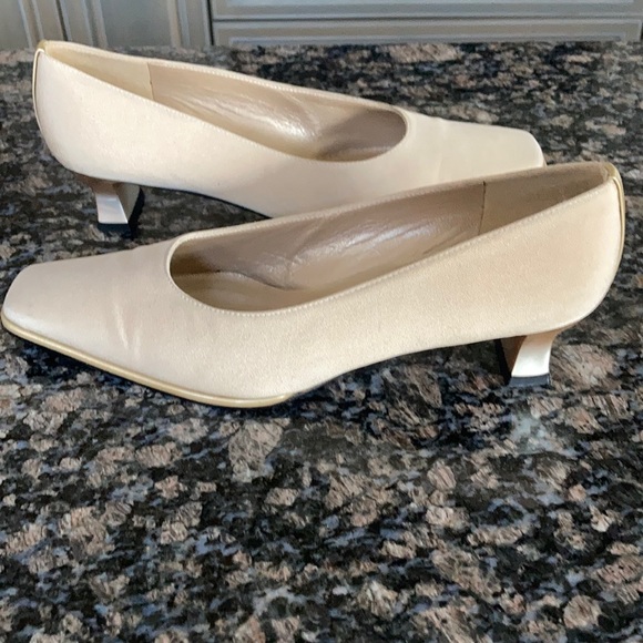STUART WEITZMAN BLOCK HEEL SHOES SIZE 7W - Picture 4 of 11